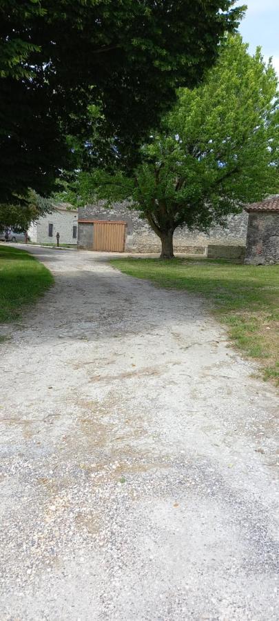 L'Atelier D'Andre Bed & Breakfast Monbahus Exterior foto